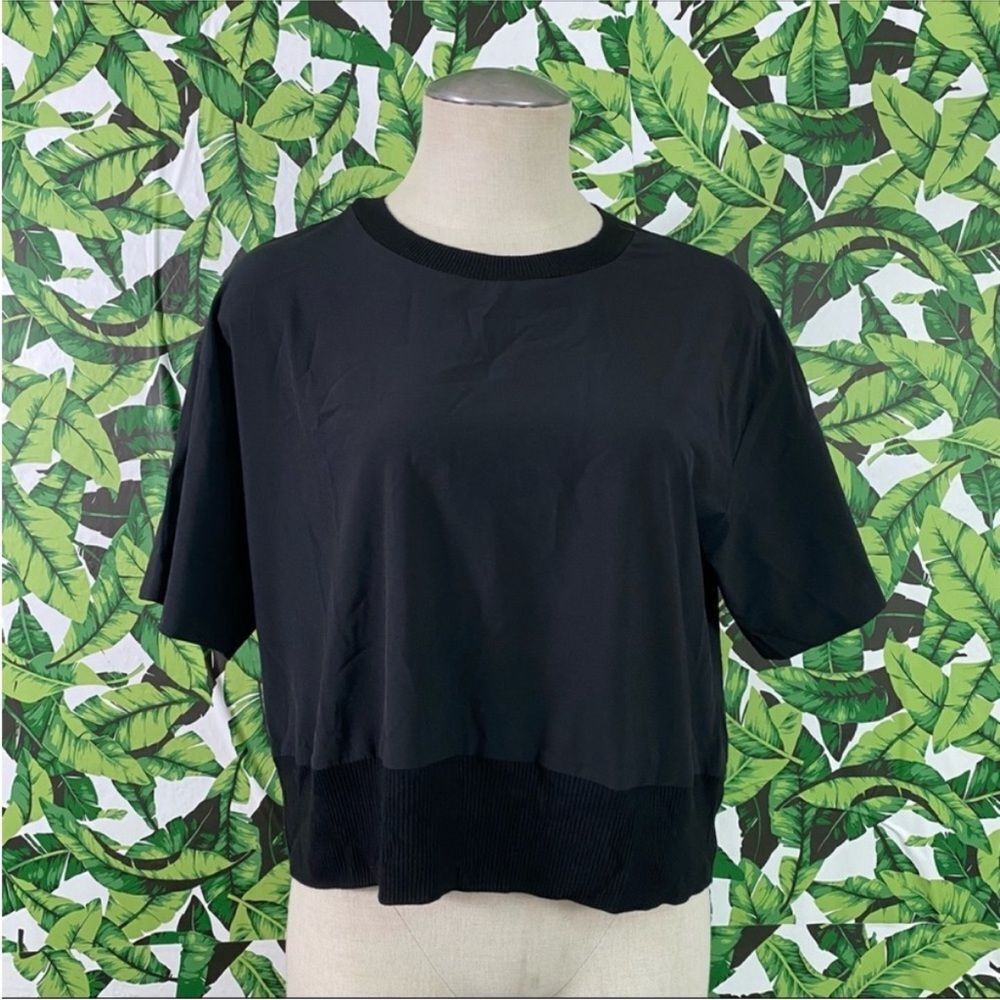 Athleta Zephyr Crop Tee in black 067